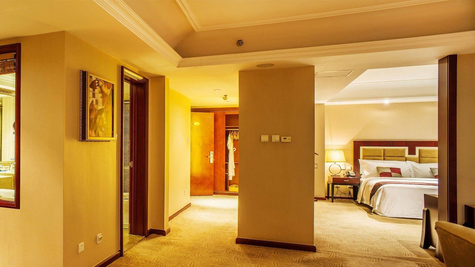 Shenyang Rich Gate Hotel Kültér fotó